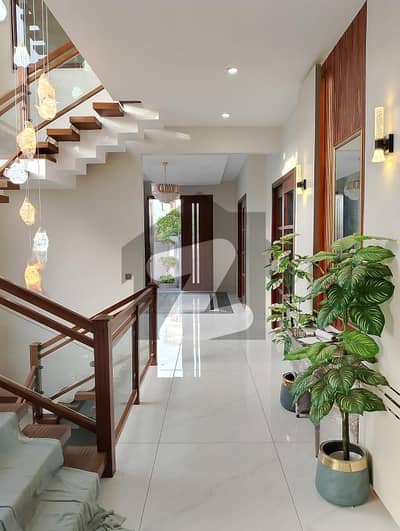 ڈی ایچ اے فیز 8 ڈی ایچ اے ڈیفینس,کراچی میں 6 کمروں کا 1 کنال مکان 19.75 کروڑ میں برائے فروخت۔