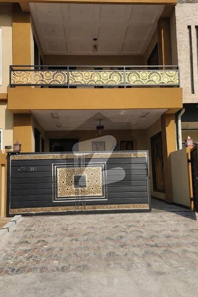 گلبرگ ریزیڈنشیا - بلاک سی گلبرگ ریزیڈنشیا,گلبرگ,اسلام آباد میں 4 کمروں کا 7 مرلہ مکان 4.75 کروڑ میں برائے فروخت۔