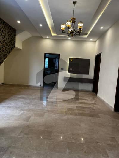 7 MARLA BEAUTIFUL LOWER PORTION AVAILABLE FOR RENT IN DHA RAHBER 11