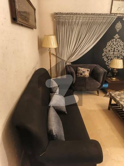 Uper Portion 2Bedrooms with Tails/celling