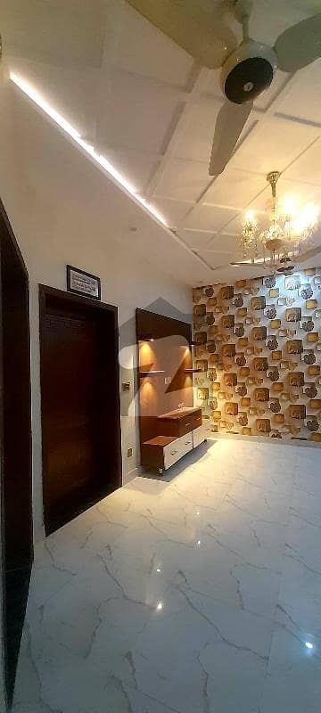 10 Marla upper portion for rent in southern block bahria orchard