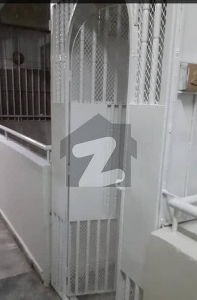 نارتھ کراچی ۔ سیکٹر 10 نارتھ کراچی,کراچی میں 4 کمروں کا 5 مرلہ مکان 2.2 کروڑ میں برائے فروخت۔