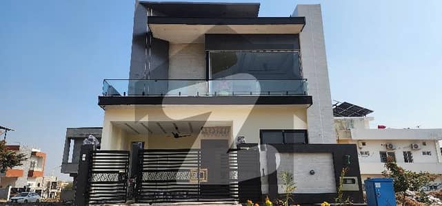 گلبرگ ریزیڈنشیا - بلاک ایل گلبرگ ریزیڈنشیا,گلبرگ,اسلام آباد میں 4 کمروں کا 7 مرلہ مکان 3.95 کروڑ میں برائے فروخت۔