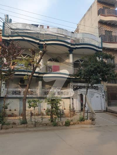 Abeautiful 4 story house park facing