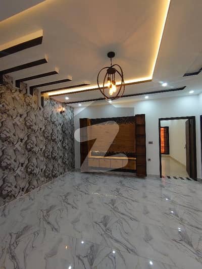 جوبلی ٹاؤن لاہور میں 4 کمروں کا 5 مرلہ مکان 90.0 ہزار میں کرایہ پر دستیاب ہے۔