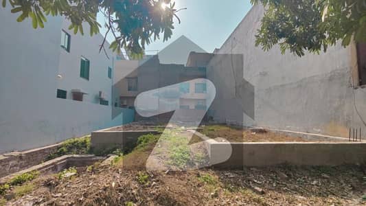 *5 Marla Residential Plot for Sale* in Johar Town, Block R2, Lahore