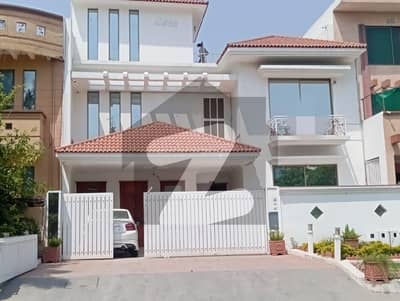 آئی ۔ 8 اسلام آباد میں 3 کمروں کا 14 مرلہ زیریں پورشن 1.5 لاکھ میں کرایہ پر دستیاب ہے۔