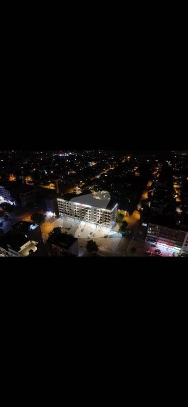 بحریہ ٹاؤن سیکٹر سی بحریہ ٹاؤن,لاہور میں 1 کمرے کا 2 مرلہ فلیٹ 1.0 کروڑ میں برائے فروخت۔