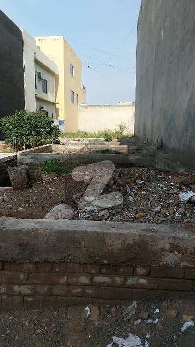 8 Marla plot with complete dpc near main market and road bani gala