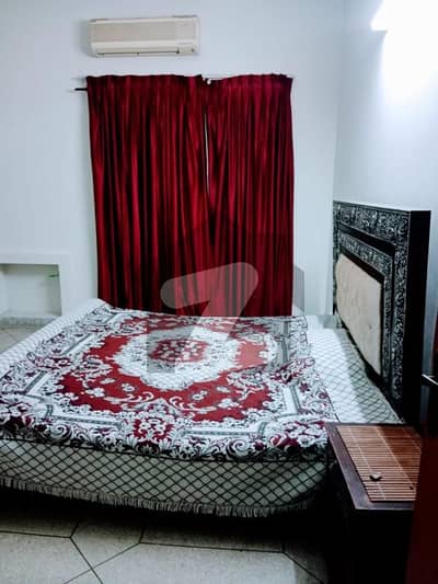 ڈی ایچ اے فیز 1 ڈیفنس (ڈی ایچ اے),لاہور میں 1 کمرے کا 12 مرلہ بالائی پورشن 45.0 ہزار میں کرایہ پر دستیاب ہے۔