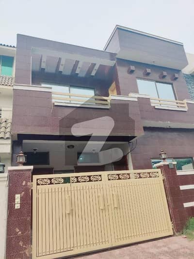 ڈی ایچ اے ڈیفینس فیز 2 ڈی ایچ اے ڈیفینس,اسلام آباد میں 2 کمروں کا 9 مرلہ مکان 3.4 کروڑ میں برائے فروخت۔