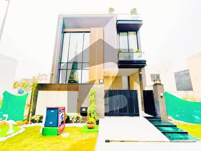 5 MARLA MODERN HOUSE FOR SALE IN DHA 9 TOWN.