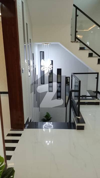 سینٹرل پارک ہاؤسنگ سکیم لاہور میں 3 کمروں کا 5 مرلہ مکان 2.1 کروڑ میں برائے فروخت۔