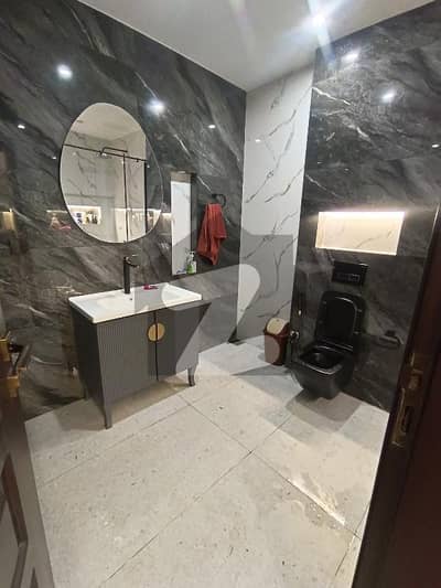 ڈی ایچ اے فیز 7 ایکسٹینشن ڈی ایچ اے ڈیفینس,کراچی میں 4 کمروں کا 4 مرلہ مکان 6.0 کروڑ میں برائے فروخت۔