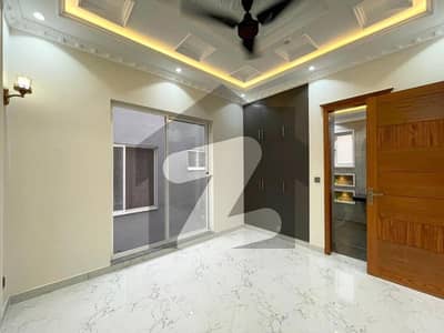 5 MARLA MODERN HOUSE FOR SALE IN DHA 9 TOWN.