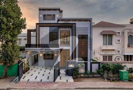 MODERN ARCHITECTURE 10 MARLA HOUSE FOR SALE IN BEHRIA TOWN MODERN ARCHITECTURE 10 MARLA HOUSE FOR SALE IN BEHRIA TOWN
