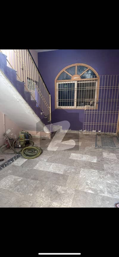 KDA Bifurcation Single Storey House Situated In Gulshan E Iqbal Block 5 Near By Imambargah Best For Ahl E Tashee.   3 Bed Lounge House