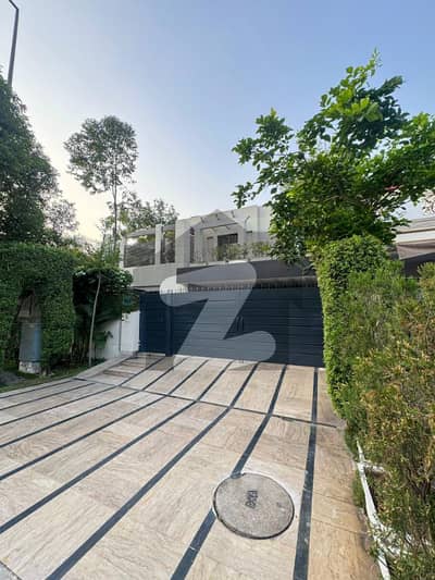 ڈی ایچ اے فیز 5 ڈیفنس (ڈی ایچ اے),لاہور میں 5 کمروں کا 1 کنال مکان 9.5 کروڑ میں برائے فروخت۔