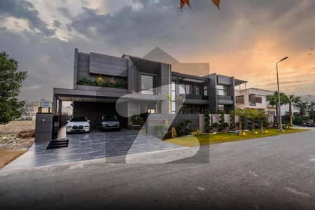 ڈی ایچ اے فیز 6 ڈیفنس (ڈی ایچ اے),لاہور میں 6 کمروں کا 2 کنال مکان 38.0 کروڑ میں برائے فروخت۔