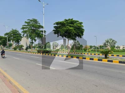 ڈی ایچ اے فیز 6 - بلاک کے فیز 6,ڈیفنس (ڈی ایچ اے),لاہور میں 1 کنال رہائشی پلاٹ 6.79 کروڑ میں برائے فروخت۔