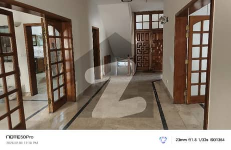 ایف ۔ 10 اسلام آباد میں 4 کمروں کا 2 کنال زیریں پورشن 5.0 لاکھ میں کرایہ پر دستیاب ہے۔