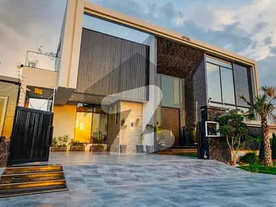 FULL BASMENT 1 KANAL HOUSE FOR SALE IN DHA PHASE 7 TOP LOCATION