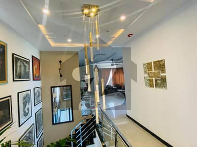 ڈی ایچ اے فیز 3 ڈیفنس (ڈی ایچ اے),لاہور میں 3 کمروں کا 1 کنال مکان 2.5 لاکھ میں کرایہ پر دستیاب ہے۔