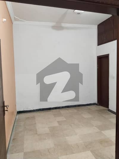 4 Marla Separate flat available for rent