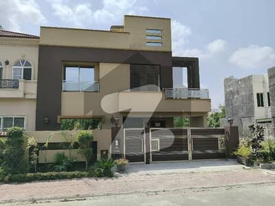 10 marla brand new and modren house