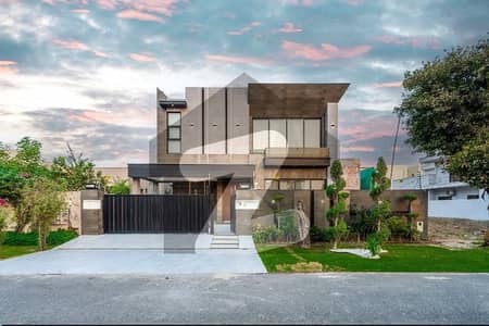 ڈی ایچ اے فیز 6 ڈیفنس (ڈی ایچ اے),لاہور میں 6 کمروں کا 1 کنال مکان 8.0 کروڑ میں برائے فروخت۔