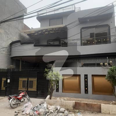 کینال بینک ہاؤسنگ سکیم لاہور میں 6 کمروں کا 10 مرلہ مکان 3.9 کروڑ میں برائے فروخت۔