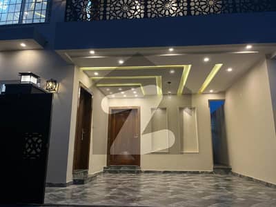 جناح گارڈنز ایف ای سی ایچ ایس,اسلام آباد میں 5 کمروں کا 7 مرلہ مکان 3.55 کروڑ میں برائے فروخت۔