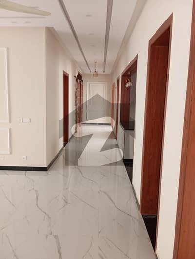 a beautiful like brand new upper portion for rent size