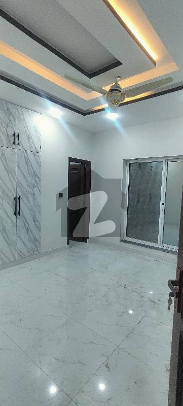 ایم پی سی ایچ ایس ۔ ملٹی گارڈنز بی ۔ 17,اسلام آباد میں 3 کمروں کا 10 مرلہ زیریں پورشن 70.0 ہزار میں کرایہ پر دستیاب ہے۔