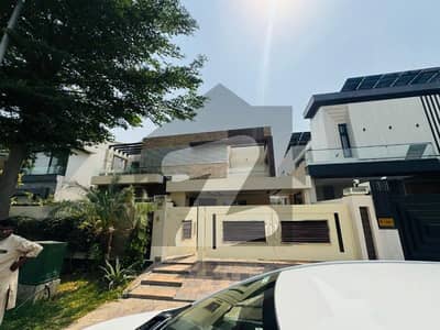 ڈی ایچ اے فیز 5 ڈیفنس (ڈی ایچ اے),لاہور میں 5 کمروں کا 1 کنال مکان 7.5 کروڑ میں برائے فروخت۔