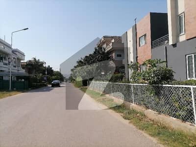 جی ۔ 14/4 جی ۔ 14,اسلام آباد میں 4 مرلہ رہائشی پلاٹ 2.75 کروڑ میں برائے فروخت۔