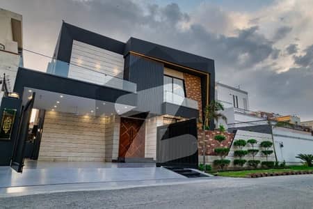 ائیر لائن ہاؤسنگ سوسائٹی لاہور میں 5 کمروں کا 1 کنال مکان 9.4 کروڑ میں برائے فروخت۔