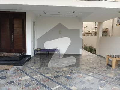 ڈی ایچ اے فیز 6 - بلاک اے فیز 6,ڈیفنس (ڈی ایچ اے),لاہور میں 5 کمروں کا 1 کنال مکان 13.0 کروڑ میں برائے فروخت۔