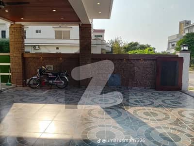 ڈی ایچ اے ڈیفینس فیز 2 ڈی ایچ اے ڈیفینس,اسلام آباد میں 6 کمروں کا 1 کنال مکان 2.35 لاکھ میں کرایہ پر دستیاب ہے۔