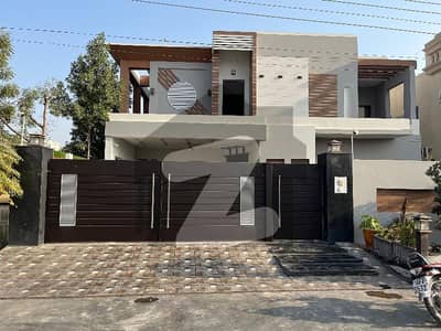 واپڈا ٹاؤن فیز 1 - بلاک ای واپڈا ٹاؤن فیز 1,واپڈا ٹاؤن,ملتان میں 5 کمروں کا 1 کنال مکان 7.5 کروڑ میں برائے فروخت۔