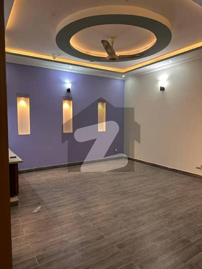 بحریہ ٹاؤن فیز 8 ۔ عثمان بلاک بحریہ ٹاؤن فیز 8 ۔ سفاری ویلی,بحریہ ٹاؤن فیز 8,بحریہ ٹاؤن راولپنڈی,راولپنڈی میں 5 کمروں کا 7 مرلہ مکان 80.0 ہزار میں کرایہ پر دستیاب ہے۔