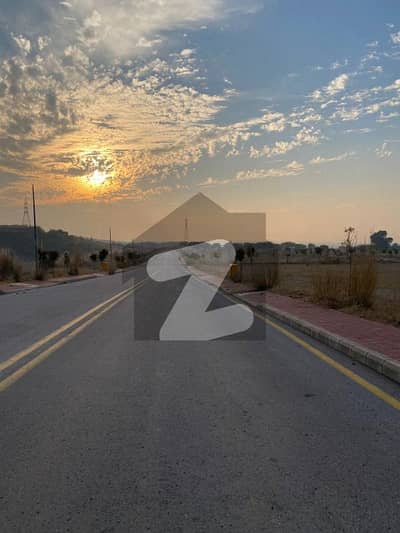 بحریہ ہیملیٹ بحریہ ٹاؤن فیز 8,بحریہ ٹاؤن راولپنڈی,راولپنڈی میں 1 کنال رہائشی پلاٹ 2.1 کروڑ میں برائے فروخت۔