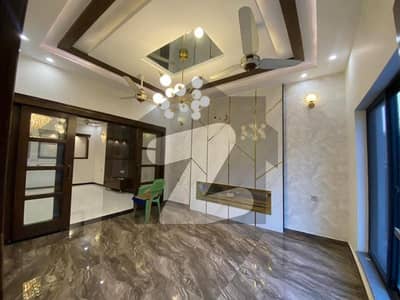 بحریہ ٹاؤن جاسمین بلاک بحریہ ٹاؤن سیکٹر سی,بحریہ ٹاؤن,لاہور میں 5 کمروں کا 10 مرلہ مکان 1.4 لاکھ میں کرایہ پر دستیاب ہے۔