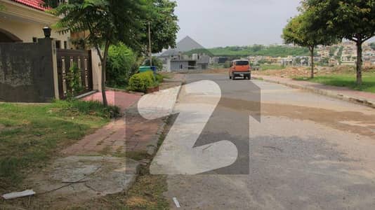 بحریہ ٹاؤن فیز 8 ۔ بلاک سی بحریہ ٹاؤن فیز 8,بحریہ ٹاؤن راولپنڈی,راولپنڈی میں 10 مرلہ رہائشی پلاٹ 1.1 کروڑ میں برائے فروخت۔