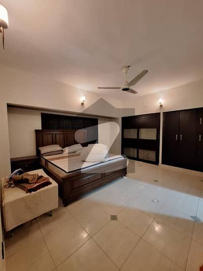 ڈی ایچ اے فیز 5 ڈی ایچ اے ڈیفینس,کراچی میں 3 کمروں کا 12 مرلہ فلیٹ 2.5 لاکھ میں کرایہ پر دستیاب ہے۔