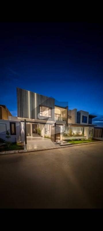 ڈی ایچ اے فیز 8 ڈی ایچ اے ڈیفینس,کراچی میں 7 کمروں کا 1 کنال مکان 36.0 کروڑ میں برائے فروخت۔