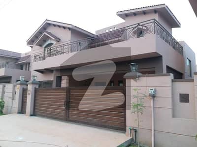 17 Marla Brigadier House 4 Bed Available For Rent In Askari 10 F Sector. . .