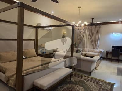 ڈی ایچ اے فیز 8 - زون اے ڈی ایچ اے فیز 8,ڈی ایچ اے ڈیفینس,کراچی میں 5 کمروں کا 2 کنال مکان 36.0 کروڑ میں برائے فروخت۔