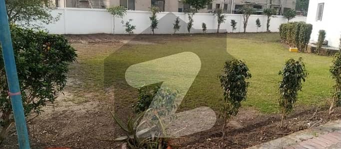 60000 sq ft Factory available For rent in Sunder Industrial Estate Lahore