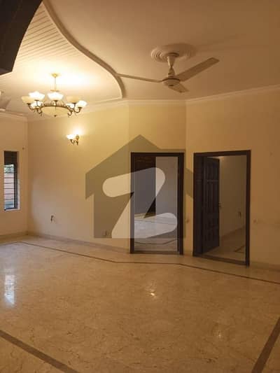 جی ۔ 13/2 جی ۔ 13,اسلام آباد میں 6 کمروں کا 1 کنال مکان 11.0 کروڑ میں برائے فروخت۔